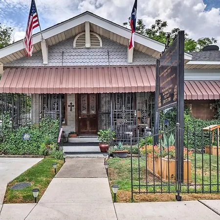 San Antonio Rental With Courtyard Walk To Riverwalk